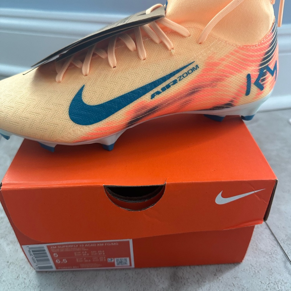 Nike Kids Sneakers - Peach and Blue
